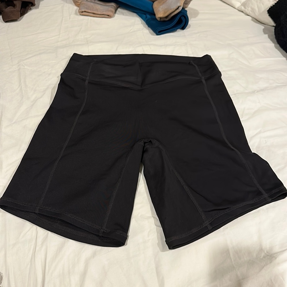 NWOT Vitality Balance Athletica Black Cloud Biker Shorts size medium